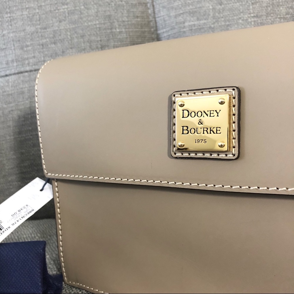 *SOLD* Dooney & Bourke East/West Leather Crossbody - Picture 7 of 7